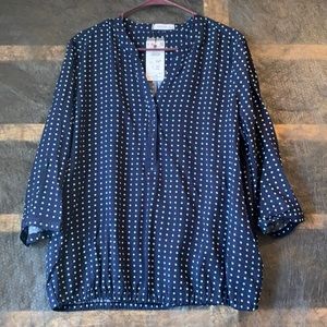 3/4 Length Flowy Blouse. NWT